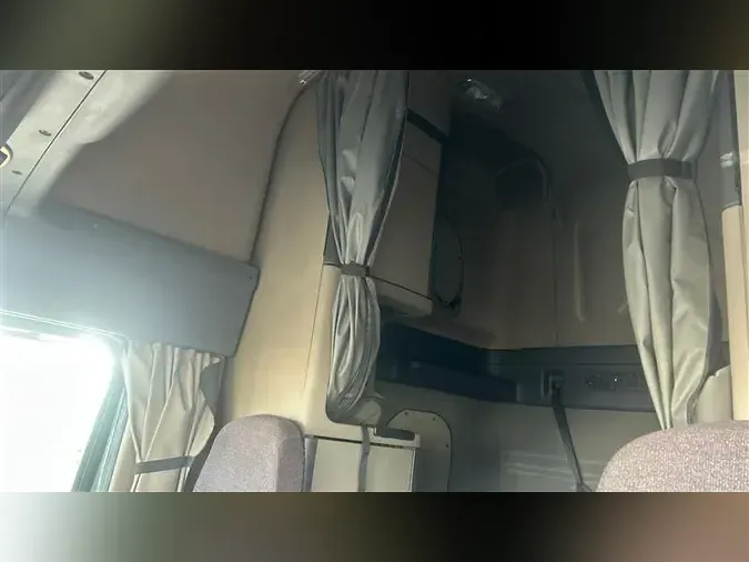 2020 FREIGHTLINER CASCADIA