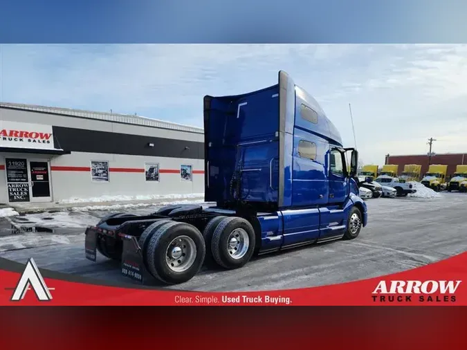 2021 VOLVO VNL760