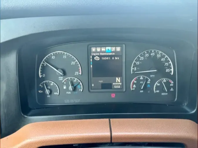 2021 Freightliner Cascadia 126