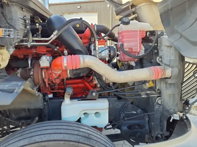 2020 NAVISTAR INTERNATIONAL LT625 DAYCAB T/A