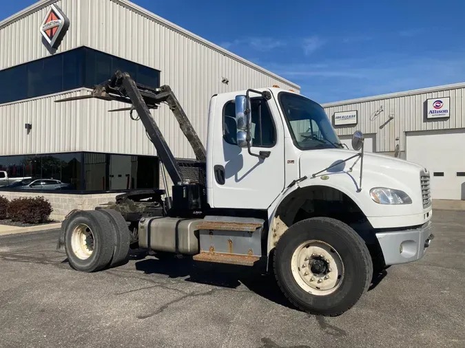 2016 Freightliner M2 106