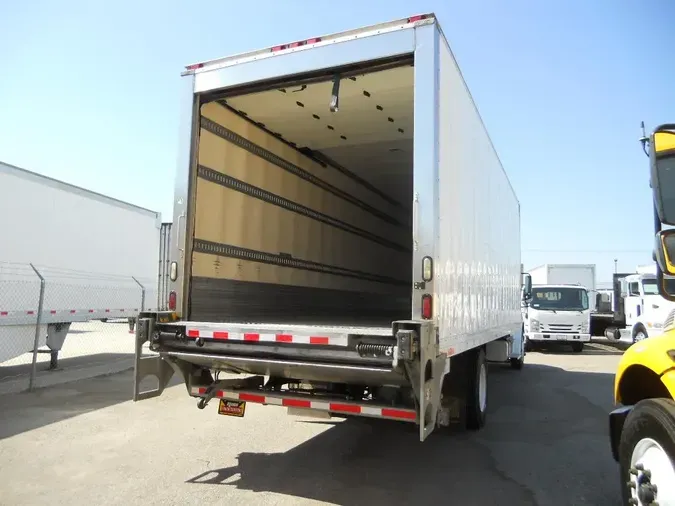 2019 Freightliner Business Class M2 106