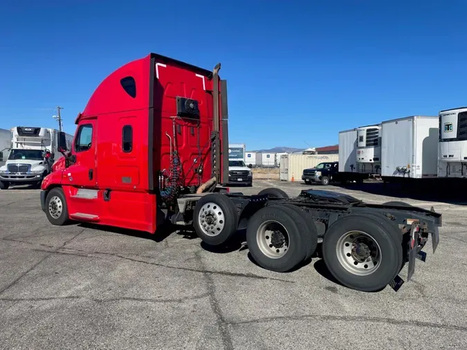 2019 FREIGHTLINER/MERCEDES CASCADIA 125