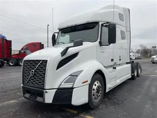 2021 VOLVO VNL64T760