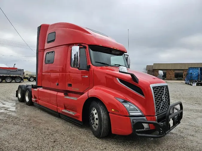 2024 VOLVO VNL64T860