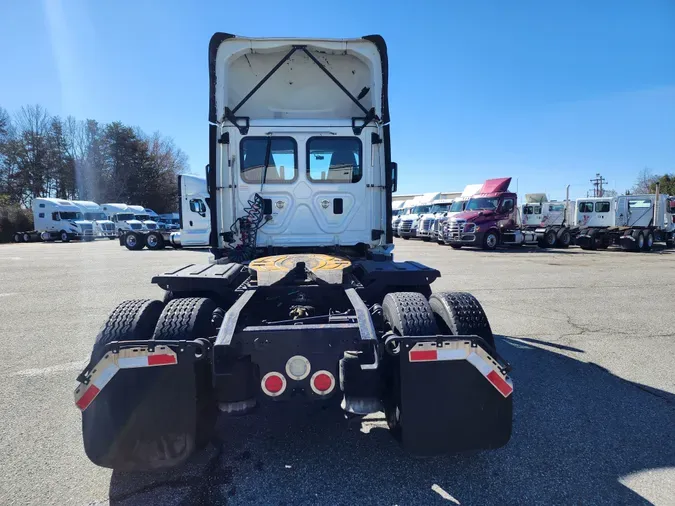 2016 FREIGHTLINER/MERCEDES CASCADIA 125