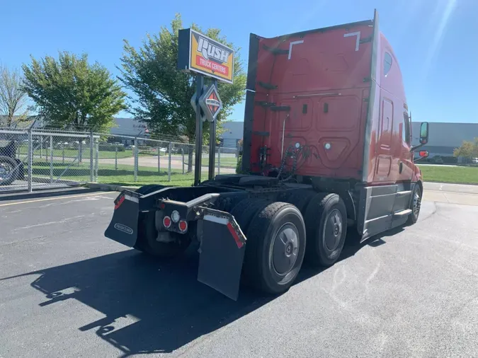 2021 Freightliner Cascadia