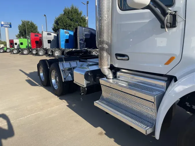 2020 Peterbilt 567