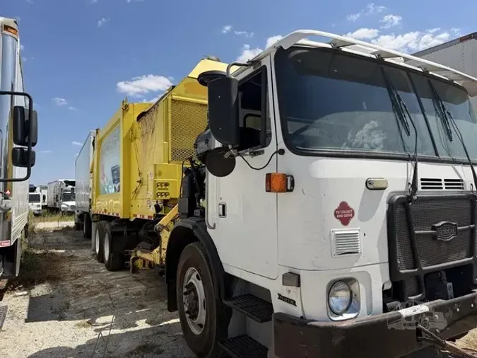 2014 AUTOCAR XPEDITOR
