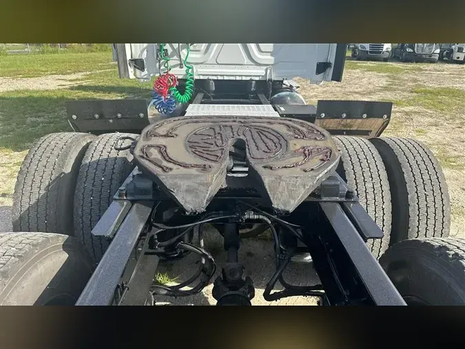 2019 FREIGHTLINER CA126