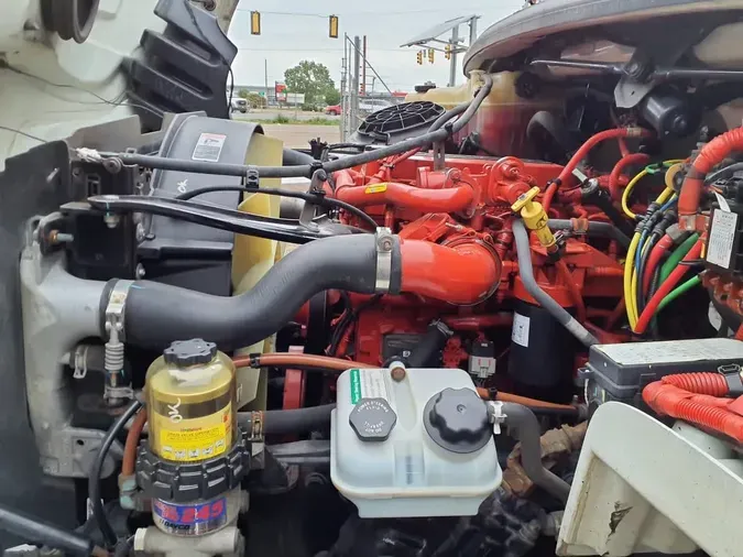 2019 FREIGHTLINER M2 106