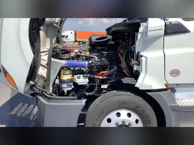 2022 Freightliner Cascadia 126072e122e7c538b52521c3f744ae00314