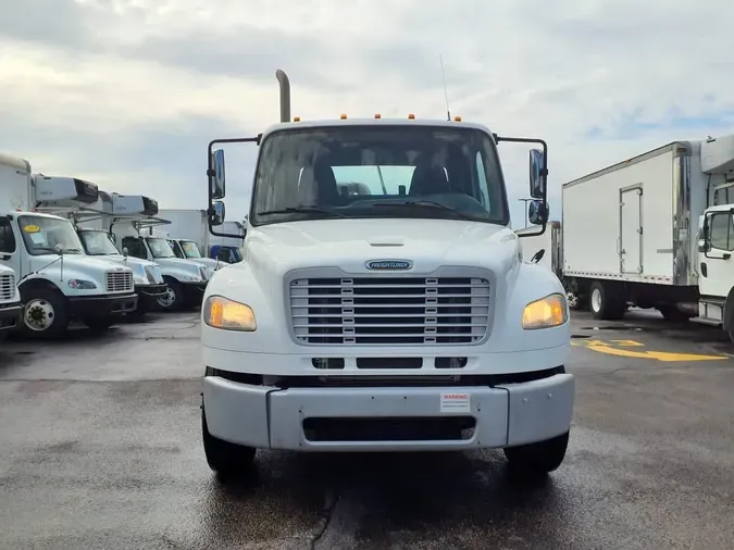 2016 FREIGHTLINER M2 106