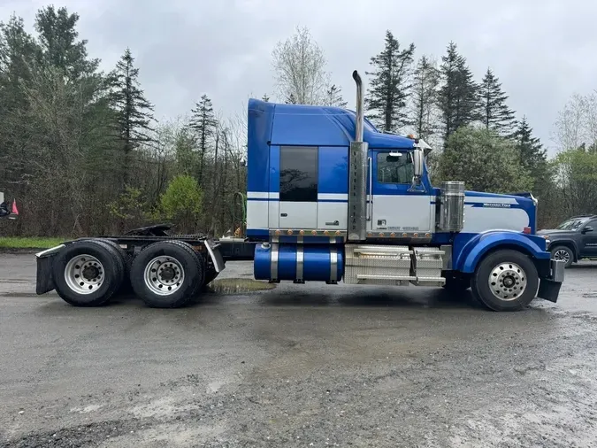 2021 WESTERN STAR 4900