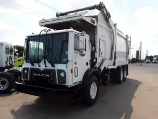 2016 Mack MRU600