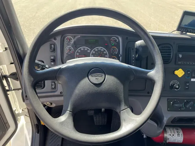 2019 Freightliner Business Class M2 106