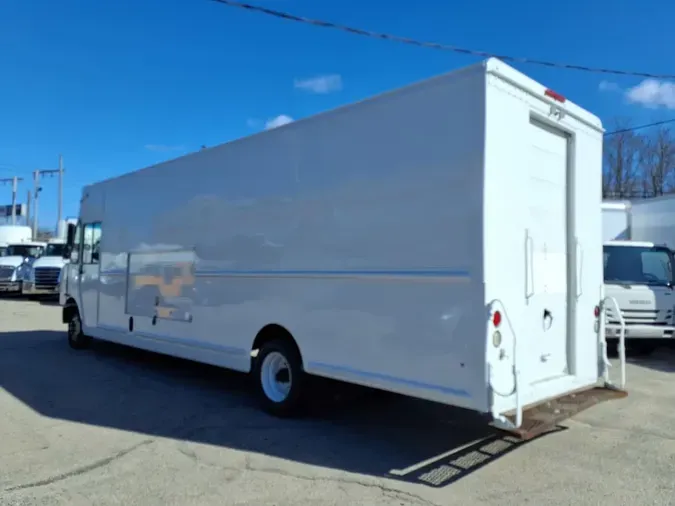2016 FRTLR CUSTOM CHASSIS CORP MT55
