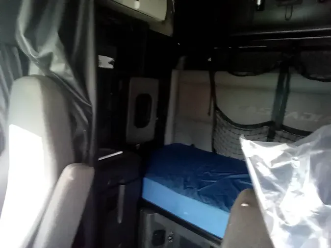 2021 Freightliner Cascadia 126