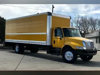 2018 International 4300 SBA 4X2