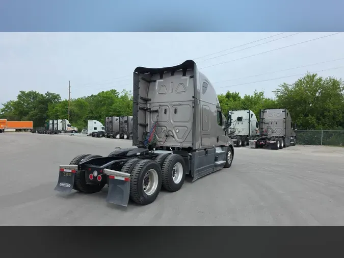 2025 Freightliner Cascadia 126