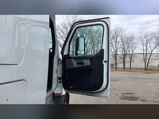 2021 Freightliner Cascadia 126