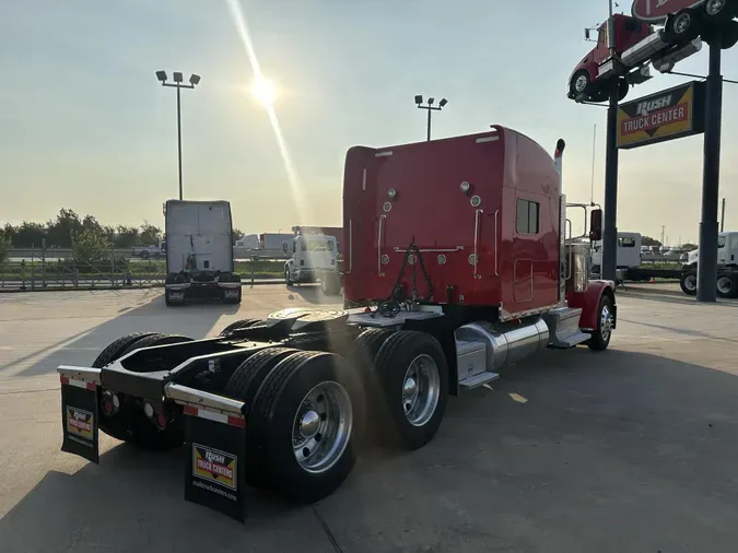 2019 Peterbilt 389