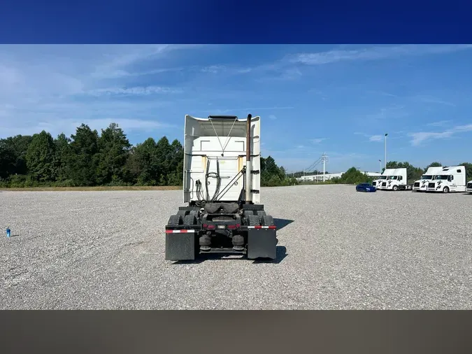 2016 Volvo VNL 740