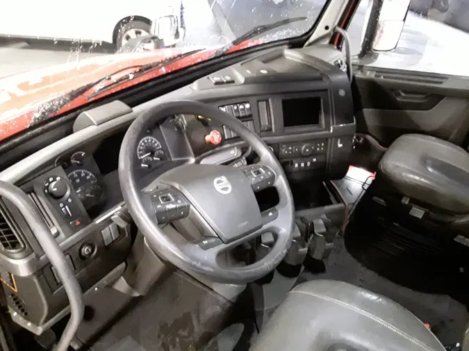 2019 Volvo VNL64T860