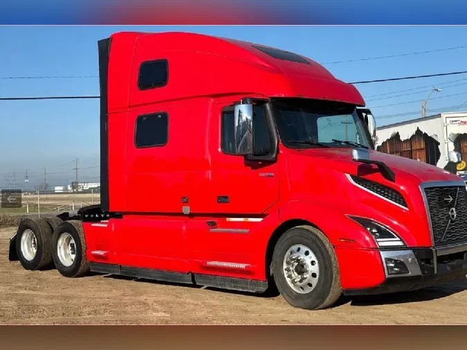 2025 VOLVO VNL64T8600757cfcaaedcf47520710e8c9ef5034d