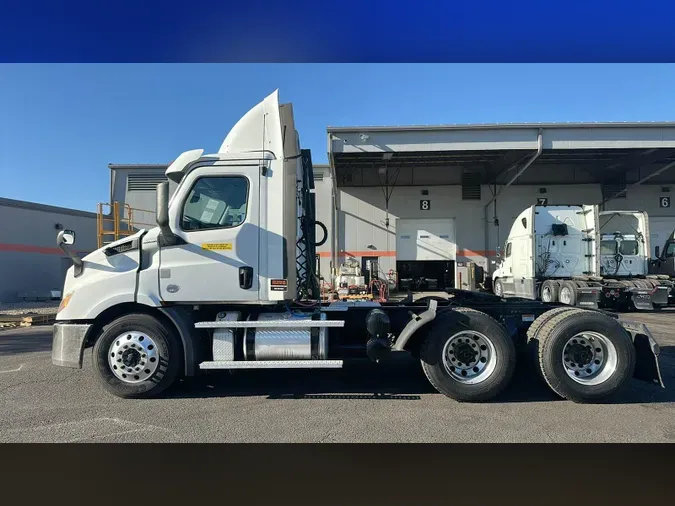 2020 Freightliner Cascadia 126