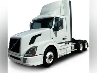 2016 Volvo VNL300
