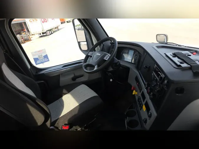 2020 Freightliner Cascadia 126