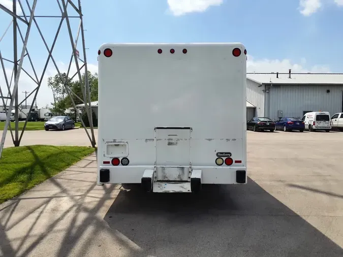 2015 FREIGHTLINER M2 106