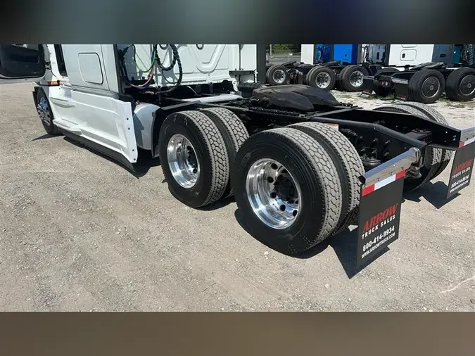2020 FREIGHTLINER CA126