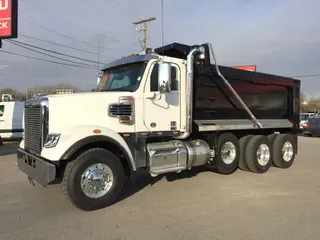 2022 Freightliner 122SD