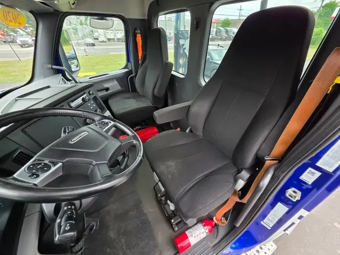 2020 FREIGHTLINER/MERCEDES NEW CASCADIA 116