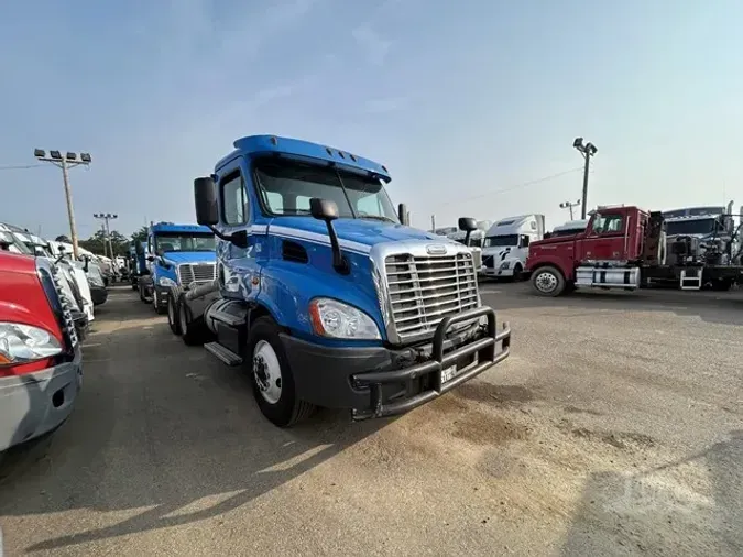 2016 FREIGHTLINER CASCADIA 113