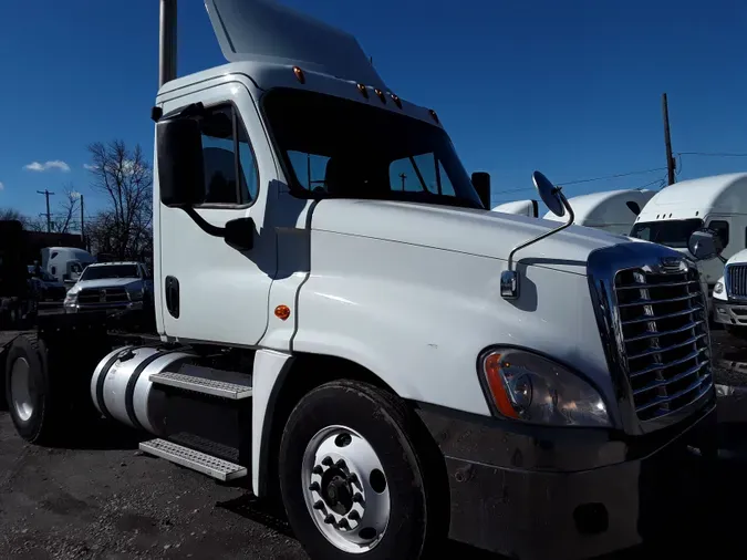 2018 FREIGHTLINER/MERCEDES CASCADIA 125