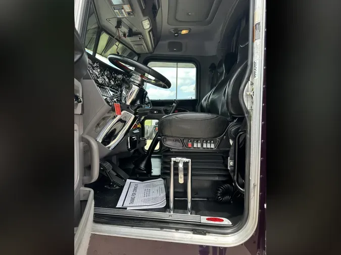 2021 Peterbilt 389