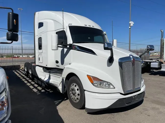 2023 Kenworth T680