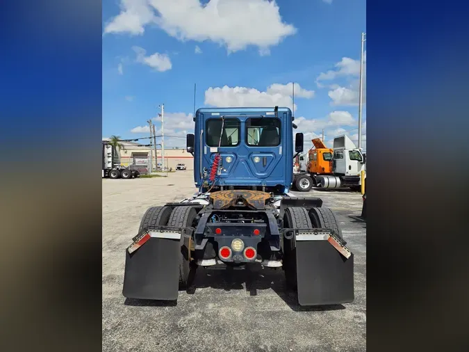 2018 FREIGHTLINER/MERCEDES CASCADIA 113
