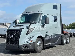 2026 VOLVO VNL64T860