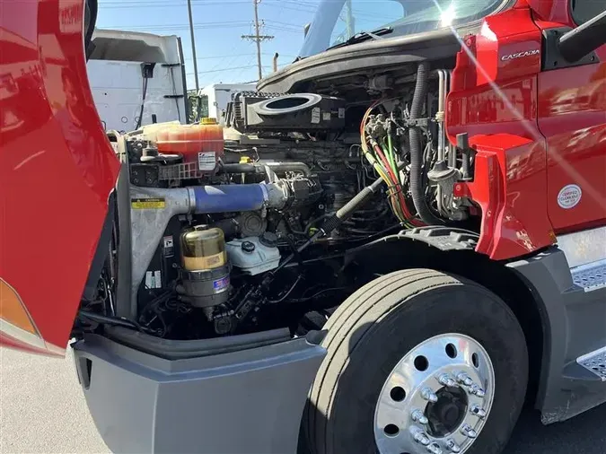 2020 FREIGHTLINER CA126