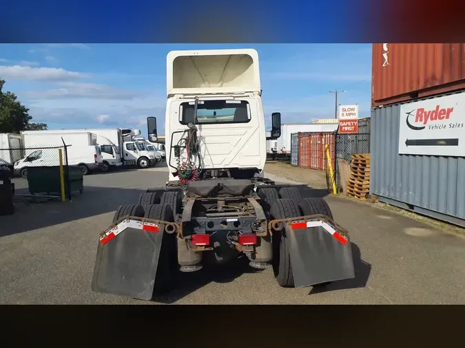 2019 NAVISTAR INTERNATIONAL LT625 DAYCAB T/A