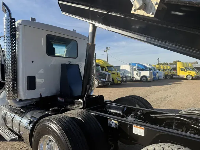 2025 Kenworth T8800775cc587fa0e8915cd92b4fb40bda4d