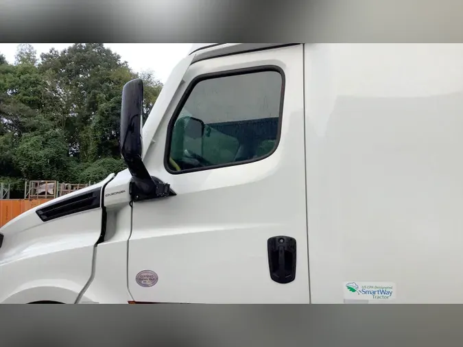 2022 Freightliner Cascadia 126