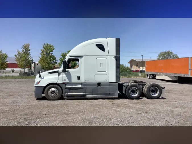 2022 Freightliner Cascadia