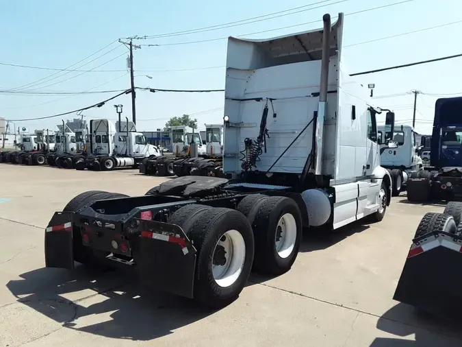 2020 VOLVO VNR64T-640
