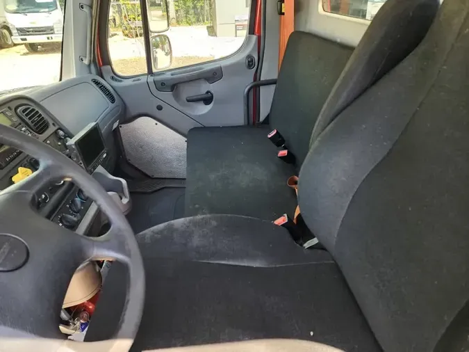 2019 FREIGHTLINER/MERCEDES M2 106