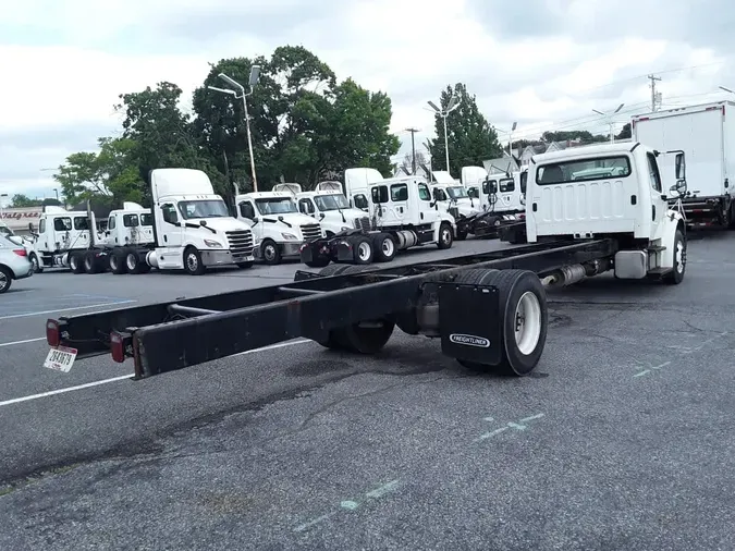 2014 FREIGHTLINER M2 106